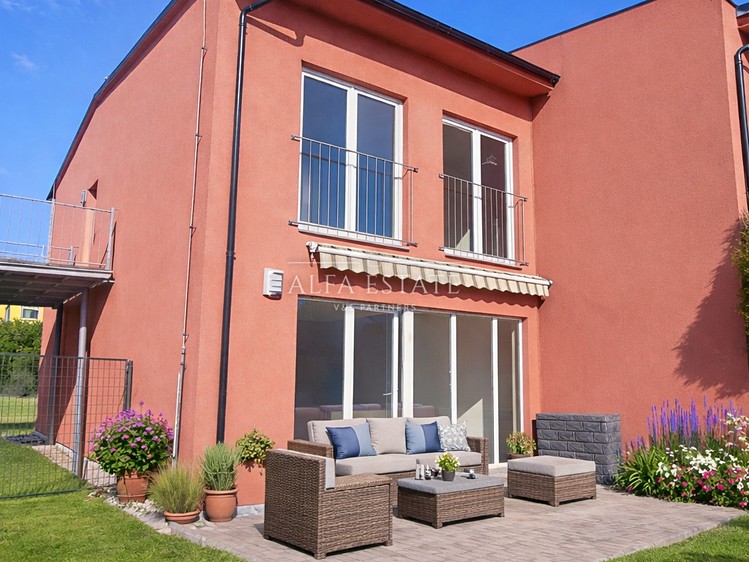 Pronájem rodinného domu 150 m², pozemek 232 m² - foto 1