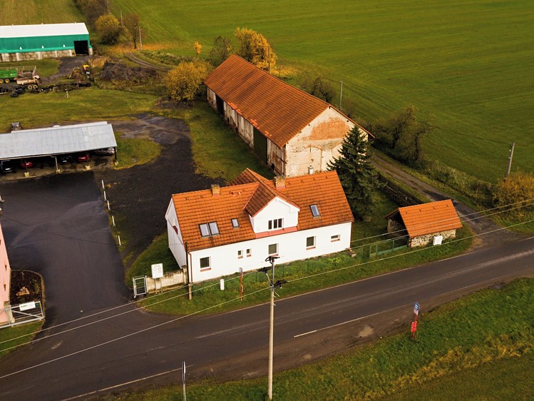 Pronájem vícegeneračního domu 191 m², pozemek 843 m² - foto 3
