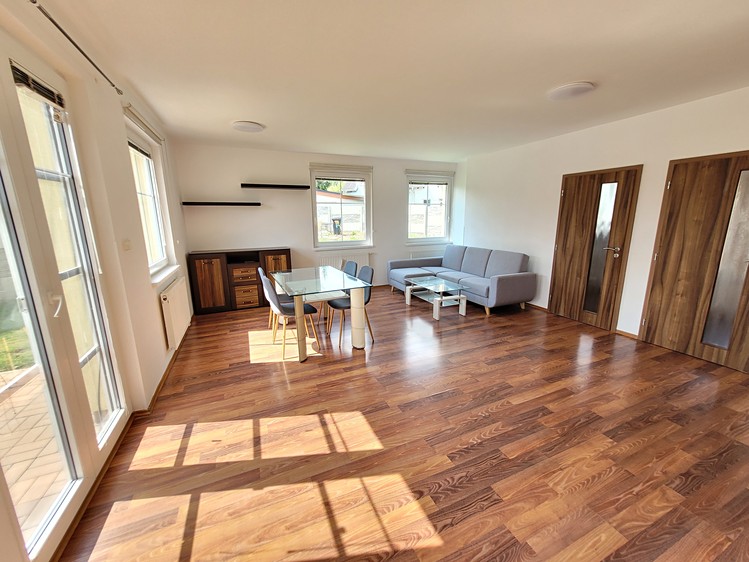 Pronájem rodinného domu 112 m², pozemek 277 m² - foto 3