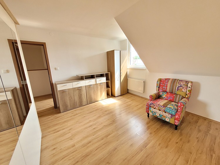 Pronájem rodinného domu 112 m², pozemek 277 m² - foto 5