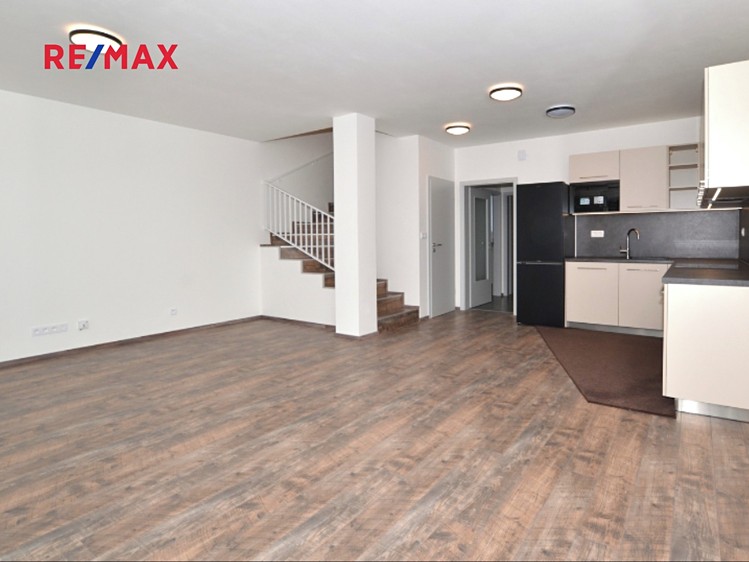 Pronájem rodinného domu 110 m², pozemek 372 m² - foto 4