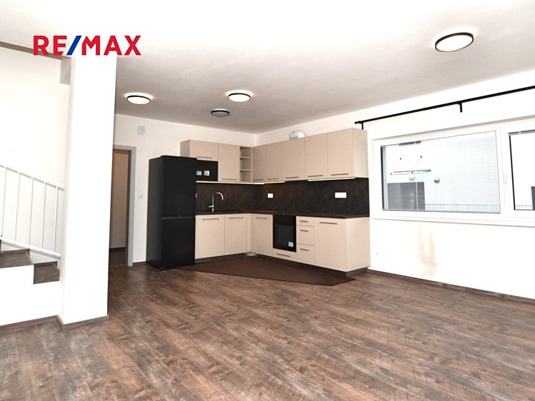 Pronájem rodinného domu 110 m², pozemek 372 m² - foto 5