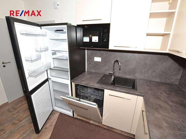 Pronájem rodinného domu 110 m², pozemek 372 m² - foto 7