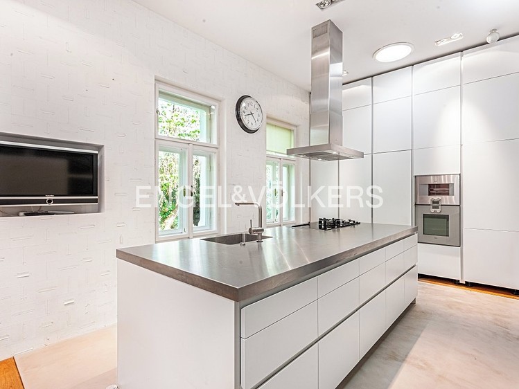 Pronájem vily 325 m², pozemek 6 772 m² - foto 4