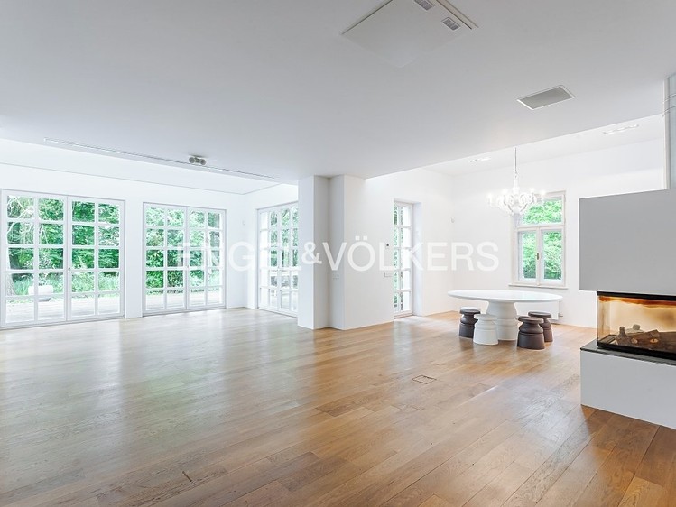 Pronájem vily 325 m², pozemek 6 772 m² - foto 2