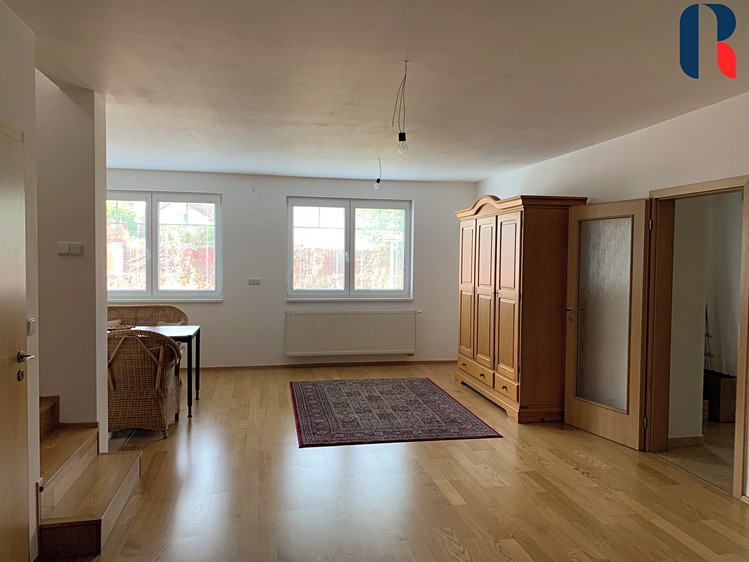 Pronájem rodinného domu 173 m², pozemek 636 m² - foto 4