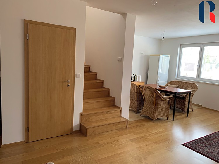 Pronájem rodinného domu 173 m², pozemek 636 m² - foto 5