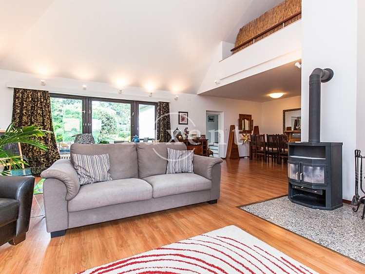 Pronájem rodinného domu 417 m², pozemek 1 180 m² - foto 2
