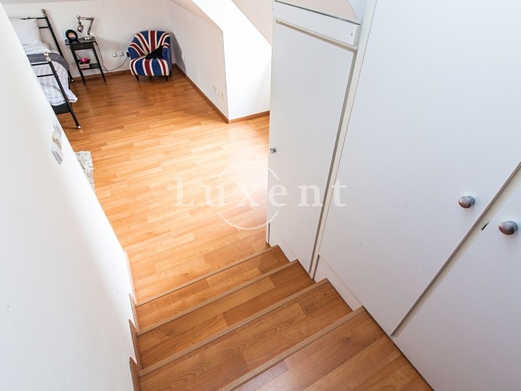 Pronájem rodinného domu 417 m², pozemek 1 180 m² - foto 8