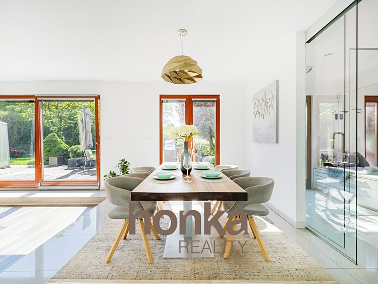Pronájem rodinného domu 263 m², pozemek 1 018 m² - foto 2