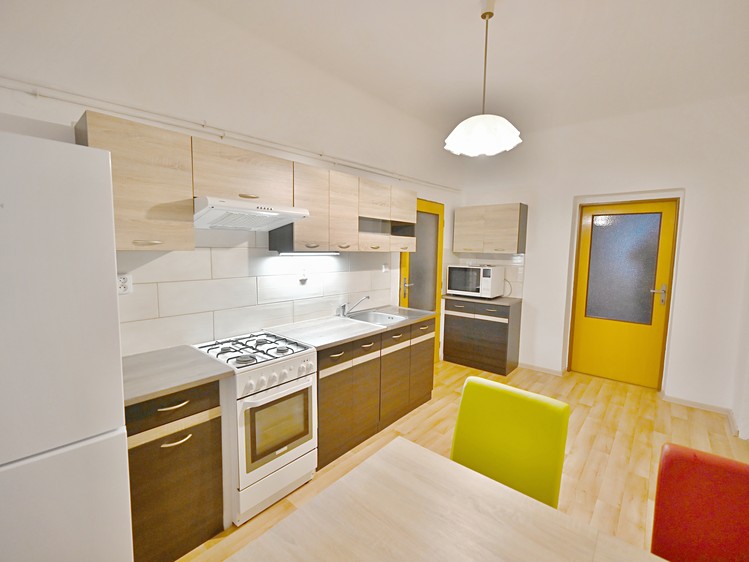 Pronájem rodinného domu 75 m², pozemek 601 m² - foto 1