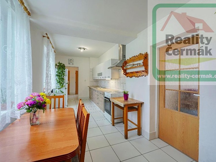 Pronájem rodinného domu 224 m², pozemek 346 m² - foto 7