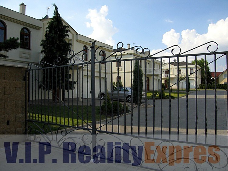 Pronájem vily 270 m², pozemek 400 m² - foto 3