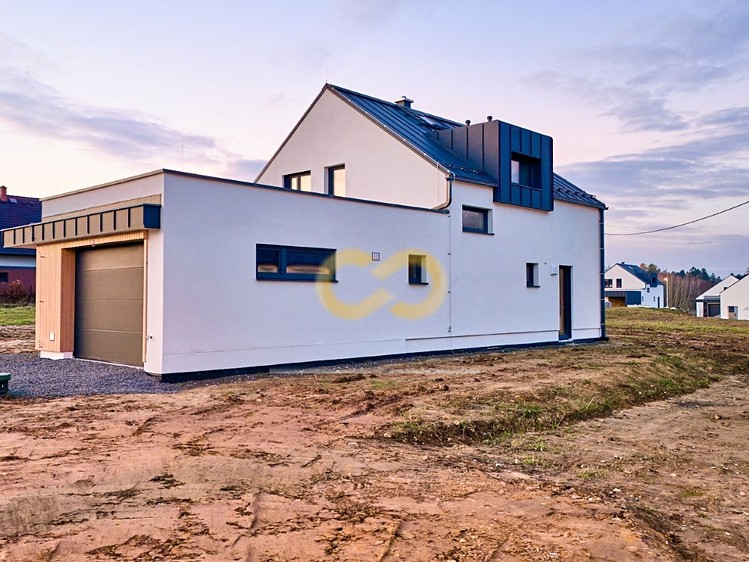 Pronájem rodinného domu 194 m², pozemek 1 149 m² - foto 3