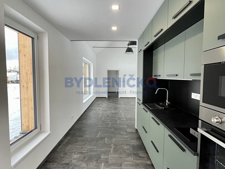 Pronájem rodinného domu 74 m², pozemek 1 000 m² - foto 4
