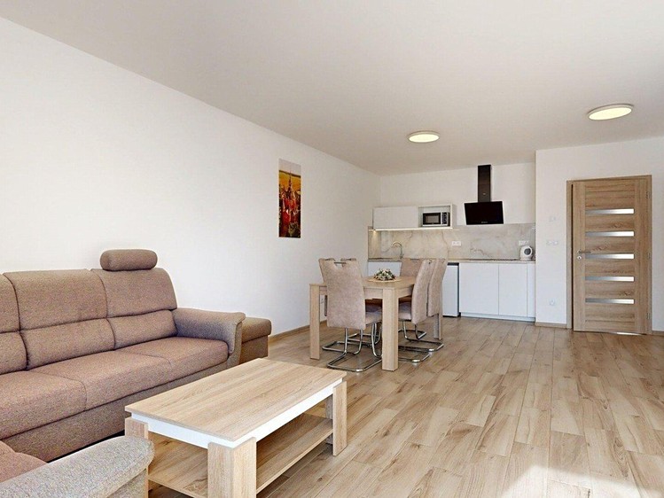 Pronájem rodinného domu 111 m², pozemek 147 m² - foto 2