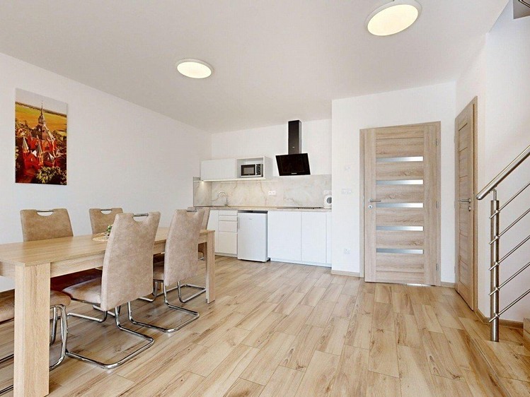 Pronájem rodinného domu 111 m², pozemek 147 m² - foto 7