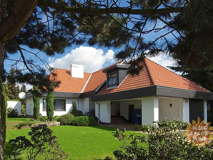 Pronájem rodinného domu 417 m², pozemek 1 208 m² - foto 1