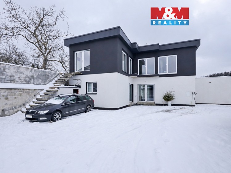 Pronájem rodinného domu 66 m², pozemek 811 m² - foto 1
