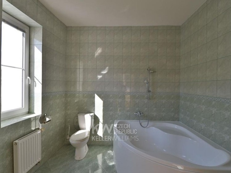 Pronájem  vily 839 m², pozemek 1 299 m² - foto 8