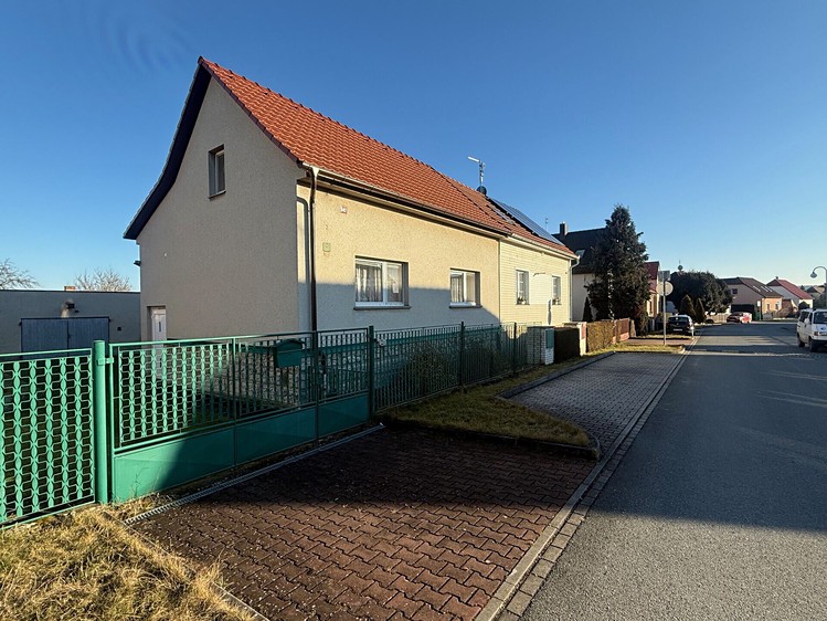 Pronájem rodinného domu 115 m², pozemek 977 m² - foto 2