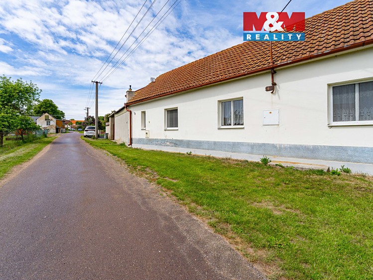 Pronájem rodinného domu 121 m², pozemek 812 m² - foto 1