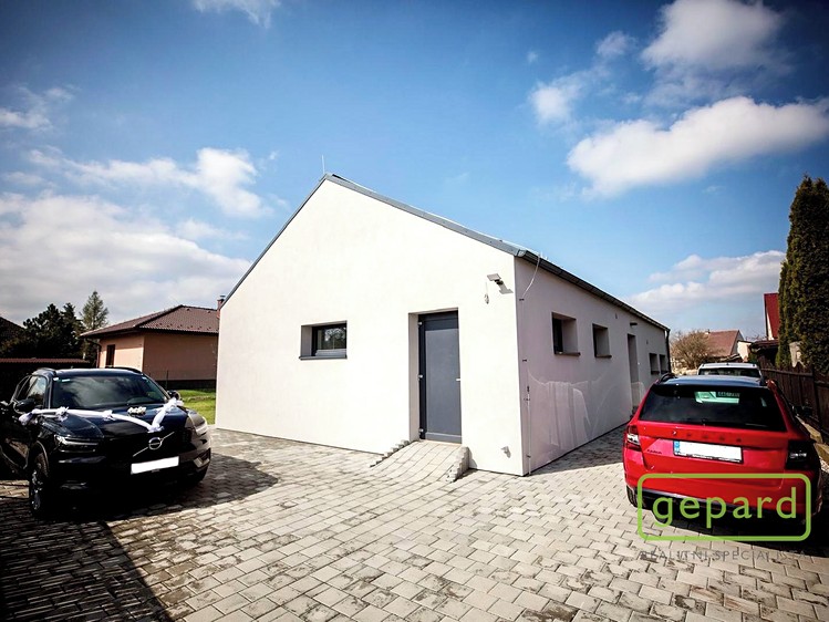Pronájem rodinného domu 150 m², pozemek 879 m² - foto 2