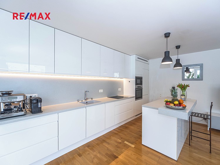 Pronájem  vily 150 m², pozemek 93 m² - foto 4