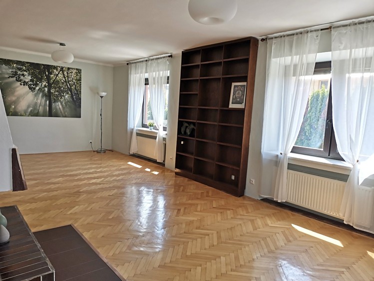 Pronájem rodinného domu 160 m², pozemek 779 m² - foto 2