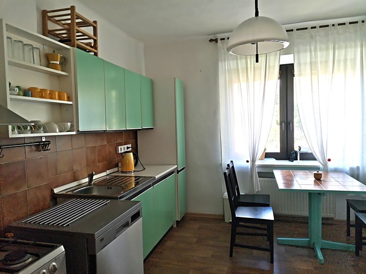 Pronájem rodinného domu 160 m², pozemek 779 m² - foto 3