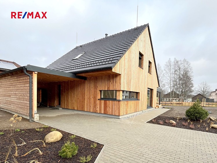 Pronájem rodinného domu 134 m², pozemek 900 m² - foto 3