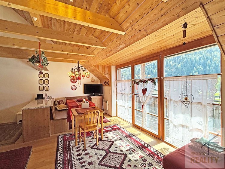 Prodej bytu 4+kk 88 m² (Mezonet) - foto 2