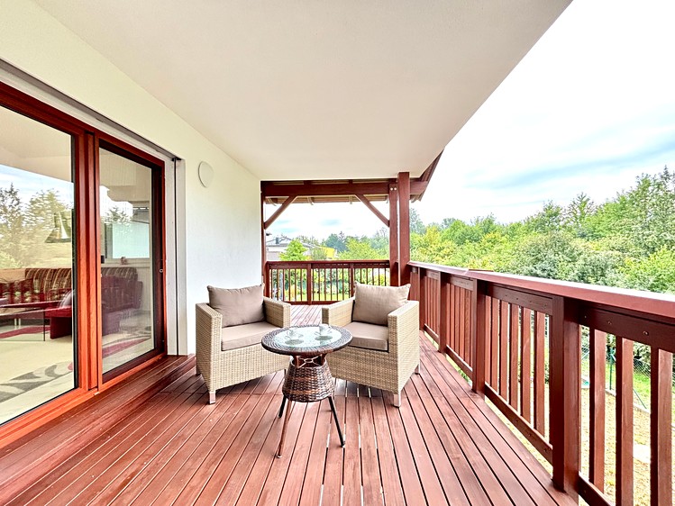 Prodej rodinného domu 301 m², pozemek 626 m² - foto 2