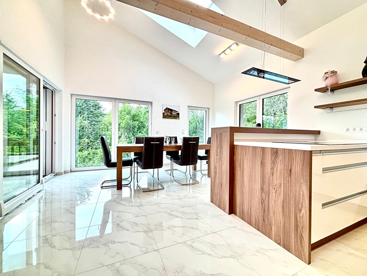 Prodej rodinného domu 301 m², pozemek 626 m² - foto 8