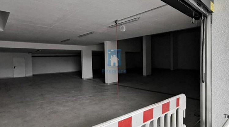 Prodej vily 386 m², pozemek 1 295 m² - foto 6