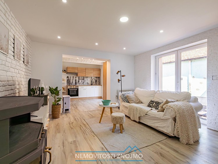 Prodej rodinného domu 180 m², pozemek 215 m² - foto 4