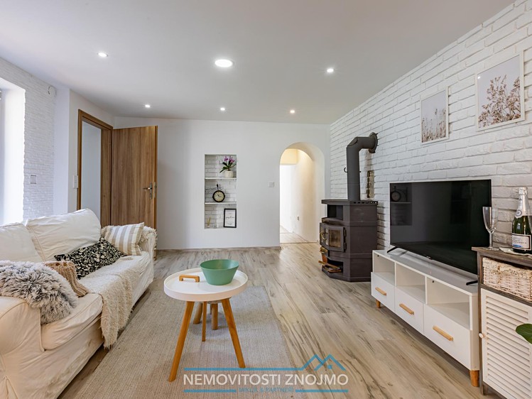Prodej rodinného domu 180 m², pozemek 215 m² - foto 5