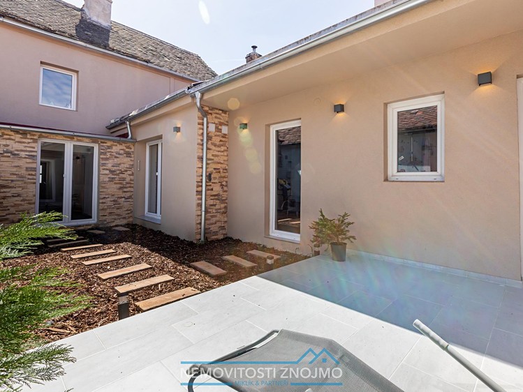 Prodej rodinného domu 180 m², pozemek 215 m² - foto 7