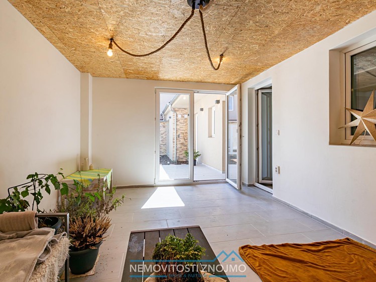 Prodej rodinného domu 180 m², pozemek 215 m² - foto 8