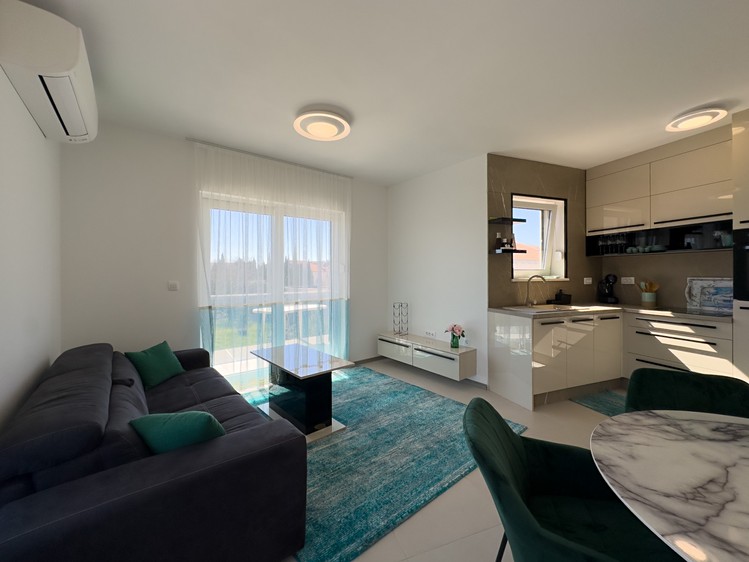 Prodej bytu 3+kk 55 m² (Jednopodlažní) - foto 2