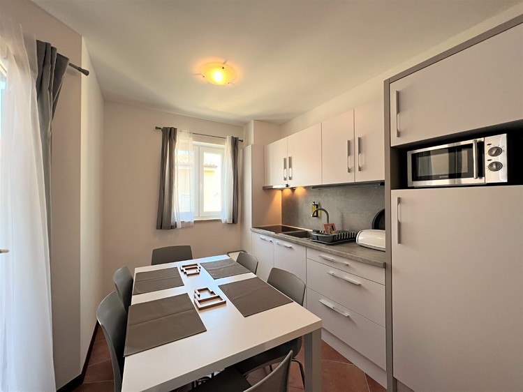Pronájem bytu 3+kk 72 m² (Jednopodlažní) - foto 3