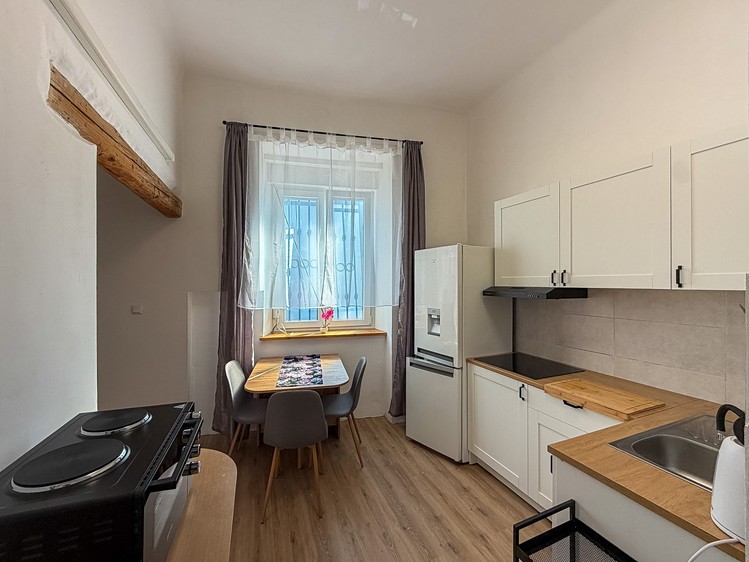 Pronájem bytu 2+kk 30 m² (Jednopodlažní) - foto 1