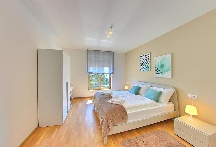 Pronájem bytu 4+kk 165 m² - foto 7