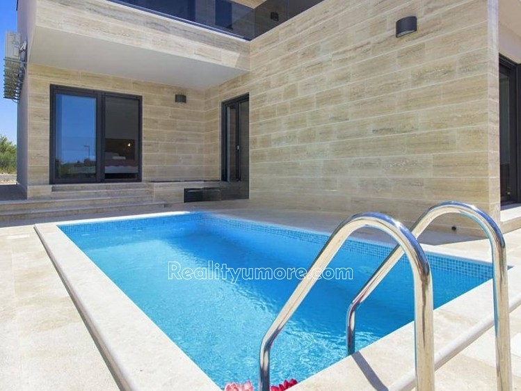 Prodej vily 154 m², pozemek 400 m² - foto 4