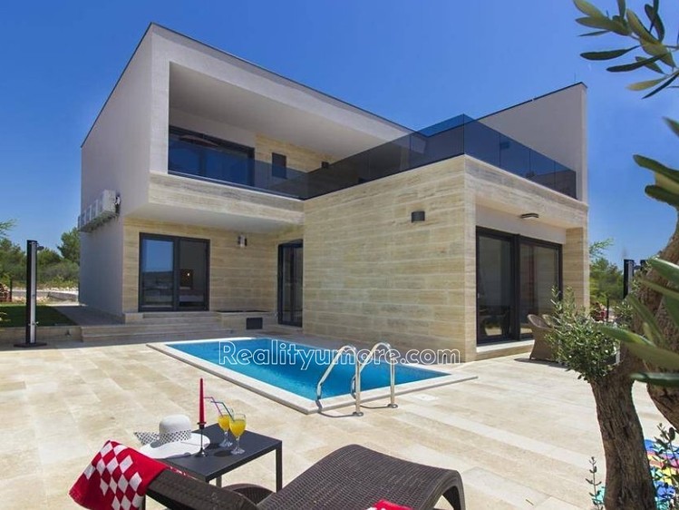 Prodej vily 154 m², pozemek 400 m² - foto 1