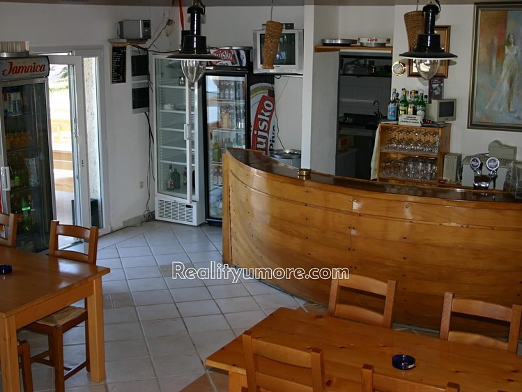 Prodej rodinného domu 292 m², pozemek 472 m² - foto 7