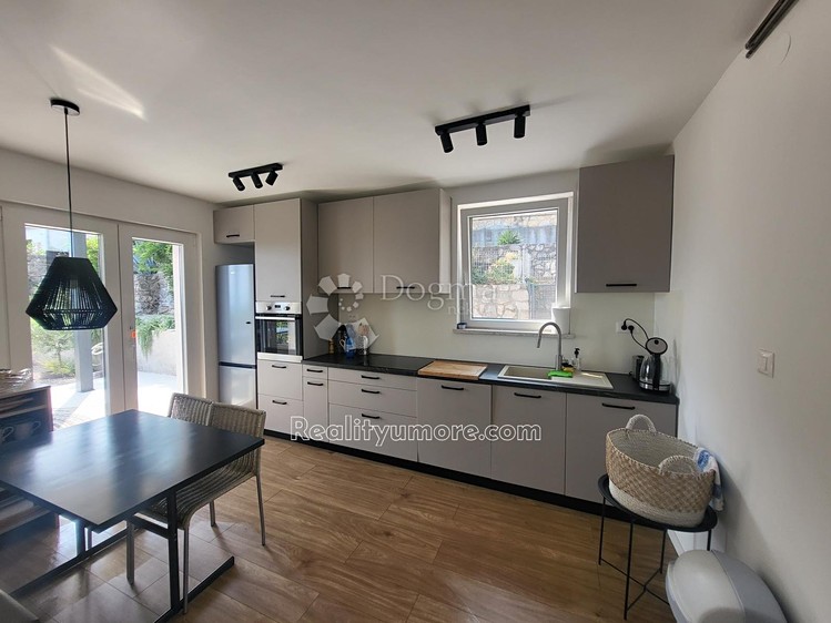 Prodej  rodinného domu 127 m², pozemek 710 m² - foto 7