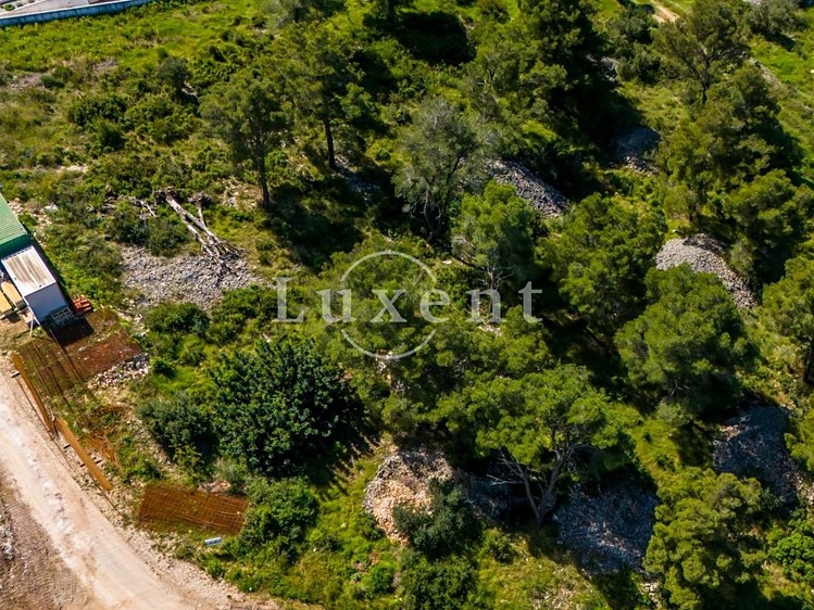 Prodej stavebního pozemku 714 m² - foto 2