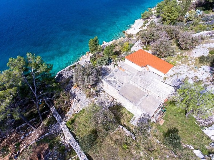 Prodej stavebního pozemku 2 373 m² - foto 5