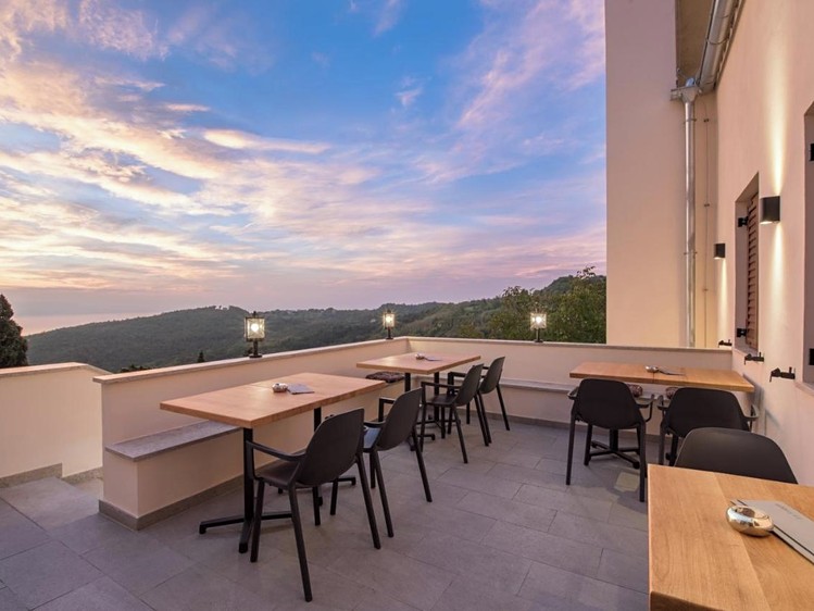 Prodej ubytovacího zařízení 600 m² - foto 2
